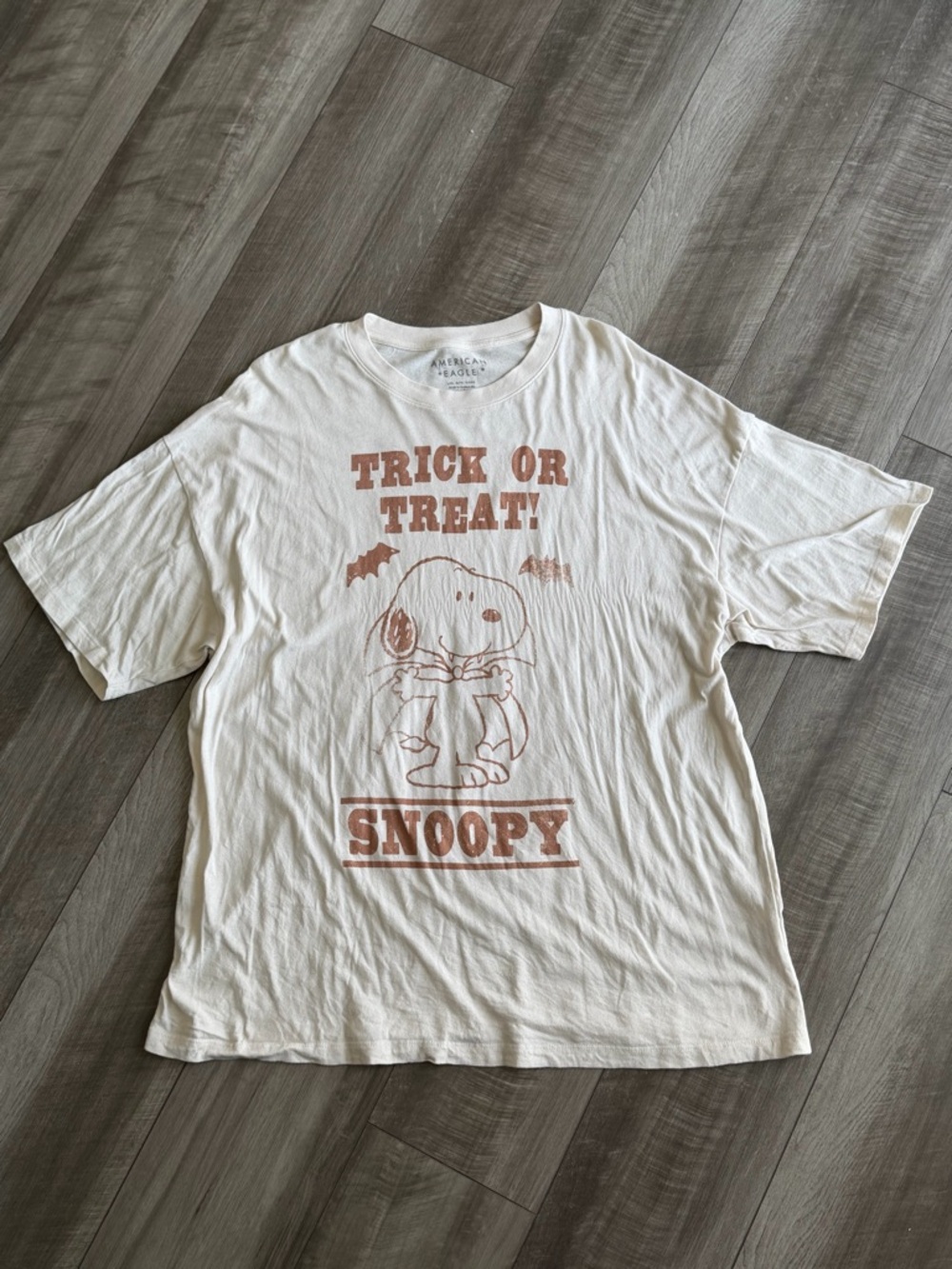 AE Oversized Snoopy Halloween Graphic T-shirt Womens Sz L/XL Cream Spooky Bats